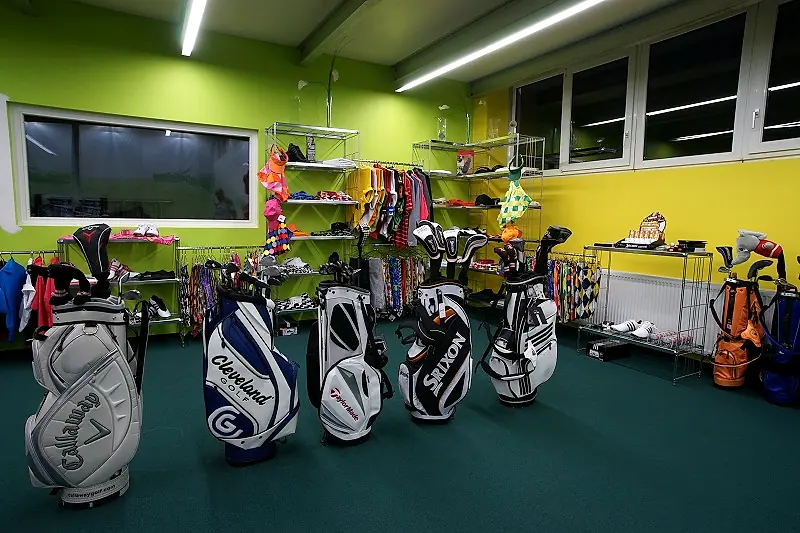 Golfbags von Callaway, Cleveland und Srixon im Shop